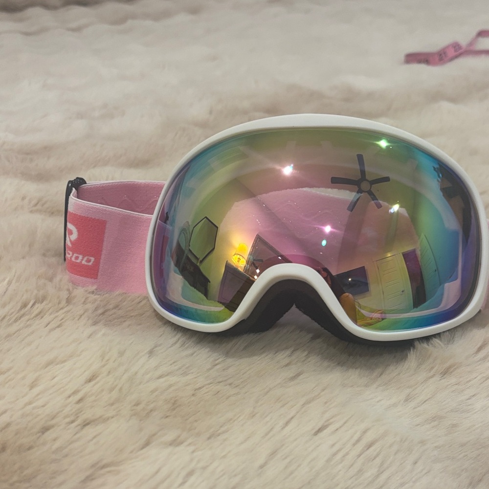 Adjustable Pink Ski Goggles